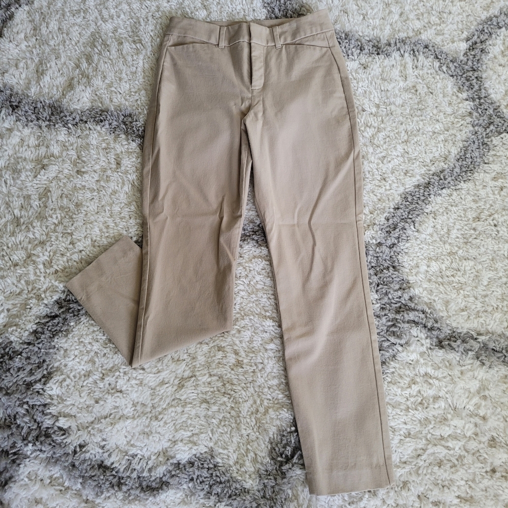 Beige Colored Ankle Pixie Pants | Size 4 | Old Navy